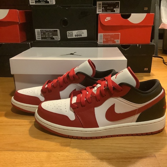 Nike Air Jordan 1 Low Gym Red Sail Mens Size 9 - Picture 3 of 13